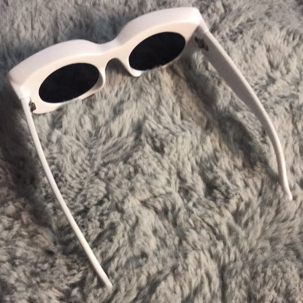 Sunglasses - Picture 5 of 6